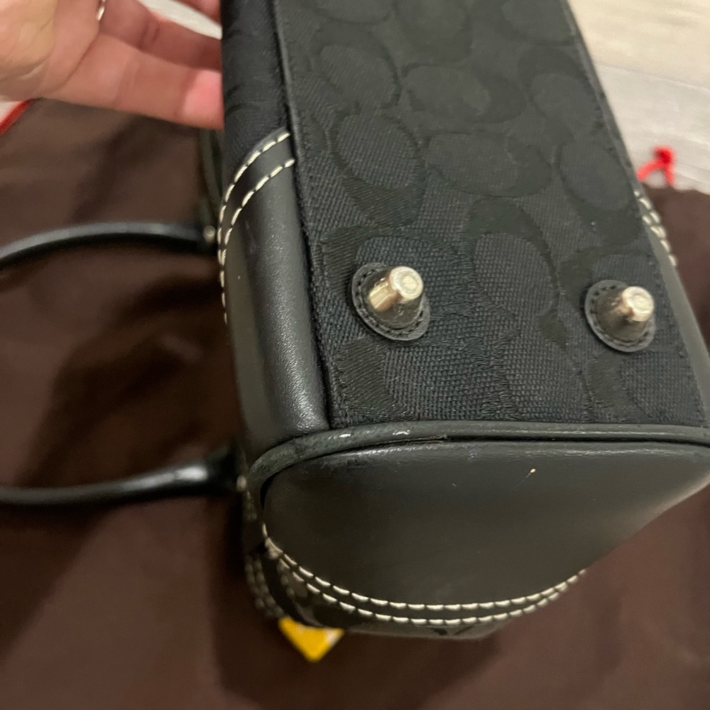 Small black coach Y2K tote from 2005 - Picture 11 of 11